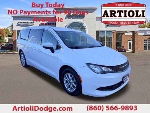 2022 Chrysler Voyager LX