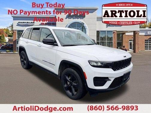 Bright White Clearcoat 2023 Jeep Grand Cherokee Altitude