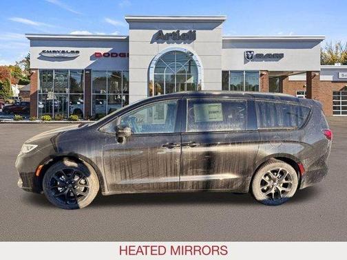 Diamond Black 2026 Chrysler Pacifica Select