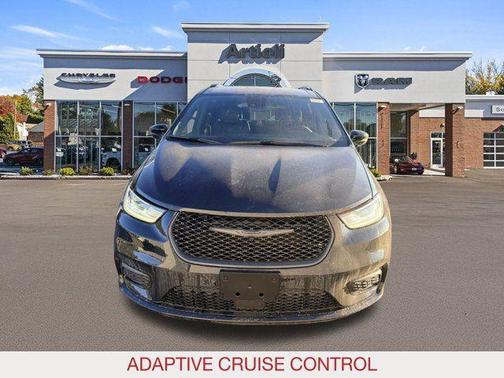 Diamond Black 2026 Chrysler Pacifica Select