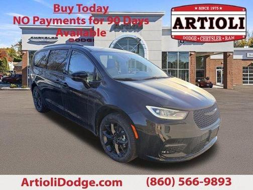 Diamond Black 2026 Chrysler Pacifica Select