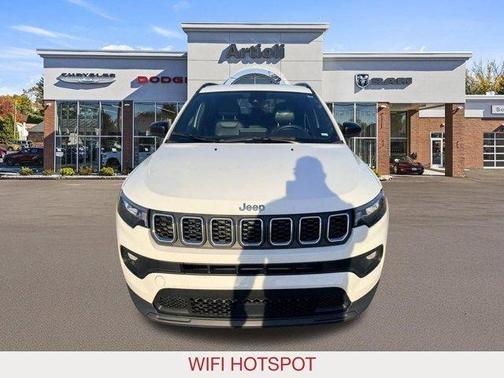 Bright White Clearcoat 2024 Jeep Compass Latitude