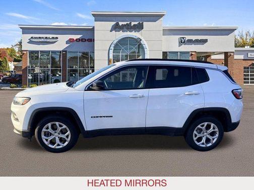 Bright White Clearcoat 2024 Jeep Compass Latitude