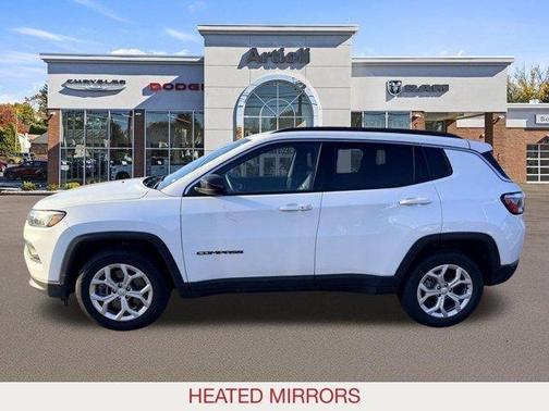 Bright White Clearcoat 2024 Jeep Compass Latitude