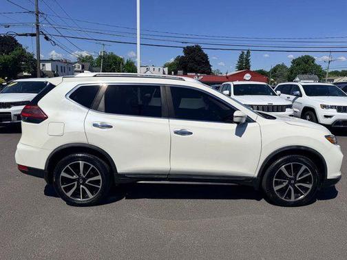 White 2018 Nissan Rogue SL