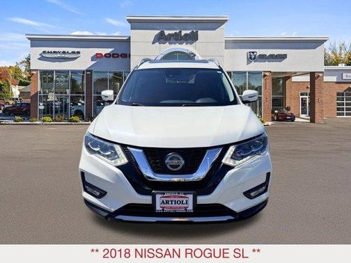 White 2018 Nissan Rogue SL