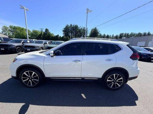 White 2018 Nissan Rogue SL