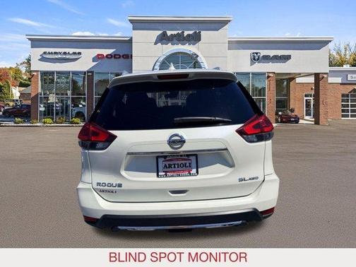White 2018 Nissan Rogue SL
