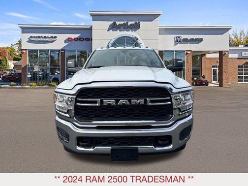 2024 RAM 2500 Tradesman Crew Cab 4x4 64' Box