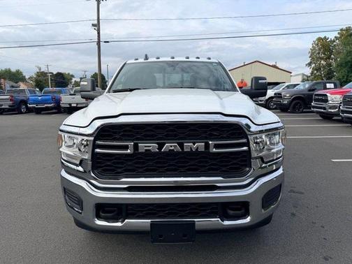 2024 RAM 2500 Tradesman Crew Cab 4x4 64' Box