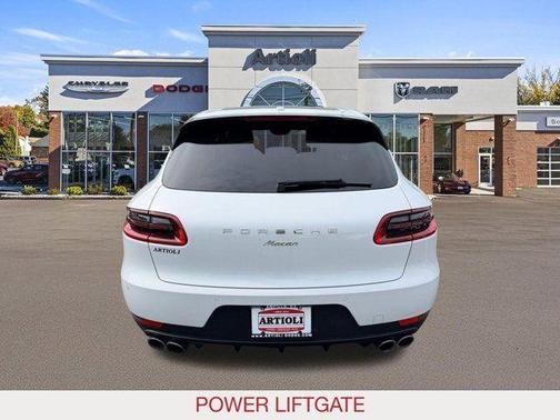 White 2018 Porsche Macan