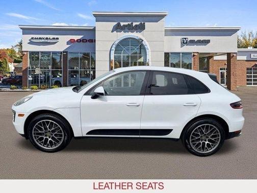 White 2018 Porsche Macan