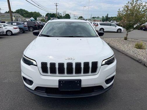 Bright White Clearcoat 2022 Jeep Cherokee Latitude Lux