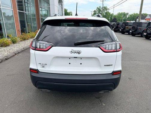 Bright White Clearcoat 2022 Jeep Cherokee Latitude Lux