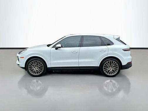 White 2023 Porsche Cayenne Platinum Edition