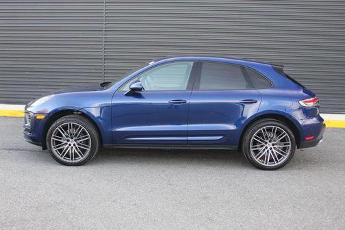 2025 Porsche Macan Base