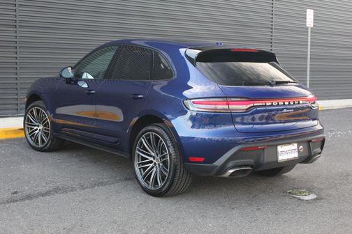 2025 Porsche Macan Base