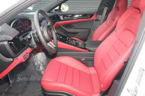 2025 Porsche Panamera 4