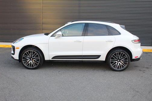 2022 Porsche Macan Base