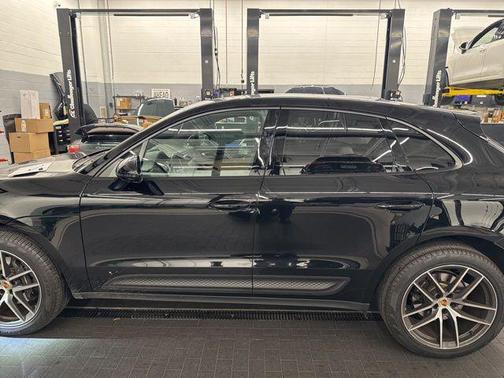 2023 Porsche Macan T