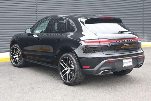 2026 Porsche Macan Base