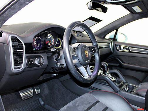 2023 Porsche Cayenne GTS