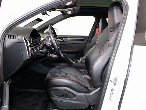 2023 Porsche Cayenne GTS