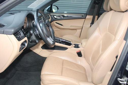 2021 Porsche Macan AWD