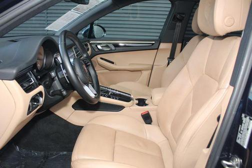 2021 Porsche Macan AWD