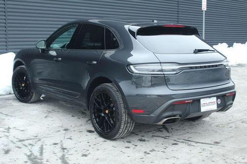 2025 Porsche Macan Base