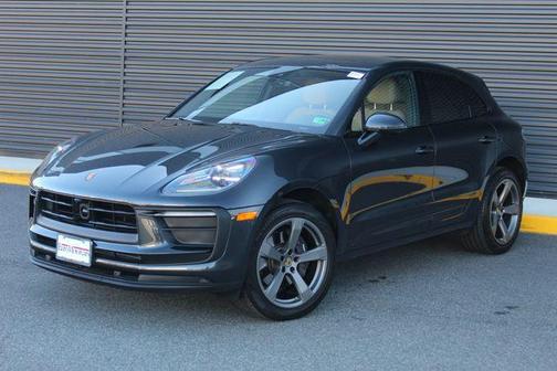 2025 Porsche Macan Base