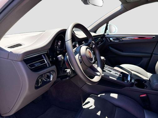 White 2023 Porsche Macan Macan