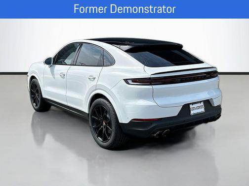 Carrara White 2026 Porsche Cayenne Cayenne