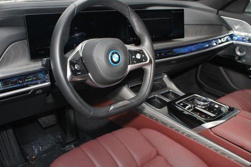 2025 BMW i7 xDrive60
