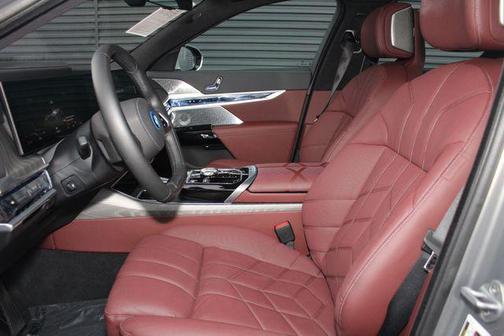 2025 BMW i7 xDrive60