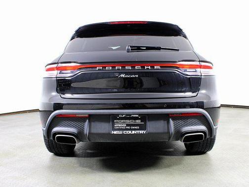 2025 Porsche Macan Base