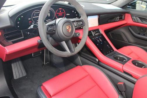 2025 Porsche Taycan GTS