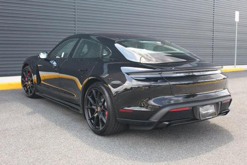 2025 Porsche Taycan GTS