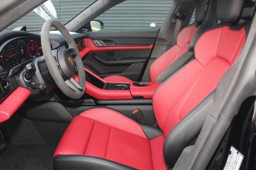 2025 Porsche Taycan GTS