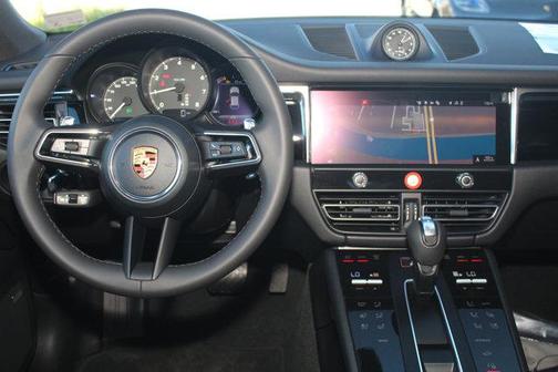 2026 Porsche Macan AWD