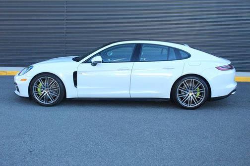 2018 Porsche Panamera 4