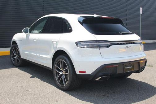 2026 Porsche Macan AWD