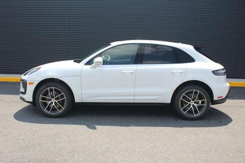 2026 Porsche Macan AWD