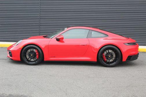 2024 Porsche 911 Carrera 4 GTS