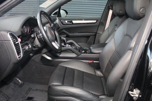 2023 Porsche Cayenne Platinum Edition