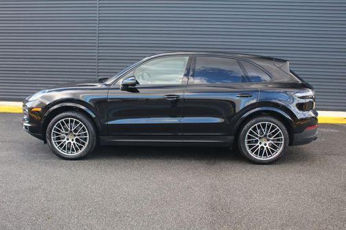 2023 Porsche Cayenne Platinum Edition