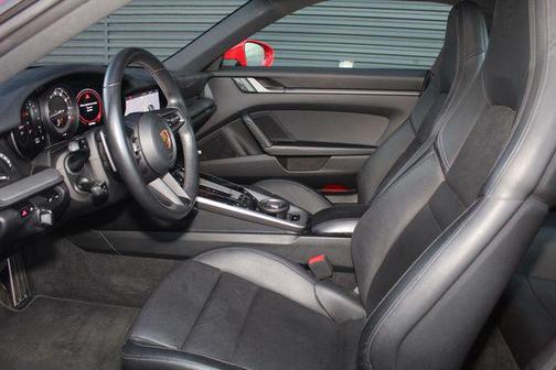 2021 Porsche 911 Carrera