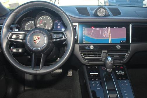 2024 Porsche Macan AWD