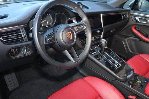 2024 Porsche Macan AWD