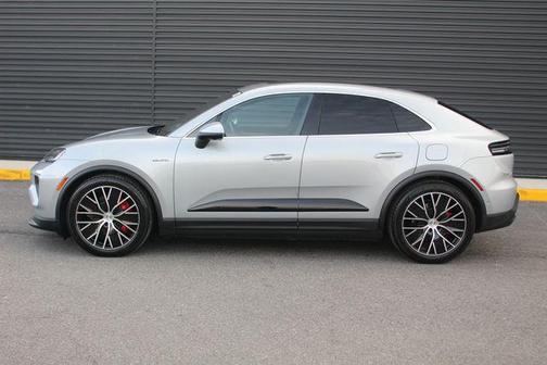 2025 Porsche Macan 4S